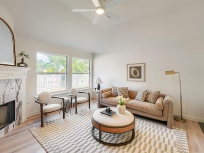 Property photo 3 at 1012 N Railroad Ave - 3 bed 2 bath home