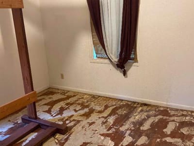 Living area at 1013 S 6th ST - 2 bed 1 bath home