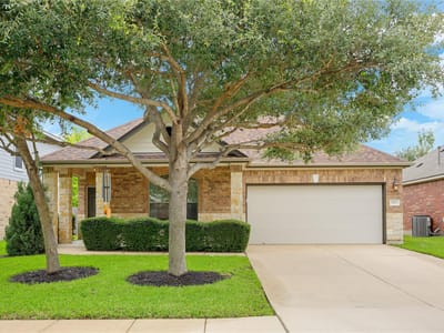 Living area at 1013 Sussex WAY - 4 bed 2 bath home