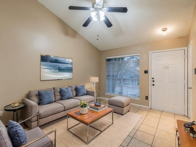 Living area at 1015 E Yager LN Unit #172 - 1 bed 1 bath home