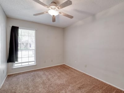 Photo 5 - 1015 E Yager LN Unit #35 Photo 5 of 20 at 1015 E Yager LN Unit #35 - 1 bed 1 bath home
