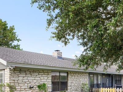 Living area at 1015 Fm 112 RD - 3 bed 2 bath home