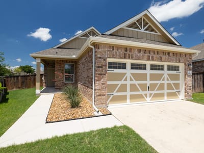 Living area at 1016 Danish CV - 3 bed 2 bath home