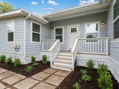 Primary bedroom at 1016 Sherwood Forest DR - 4 bed 2 bath home