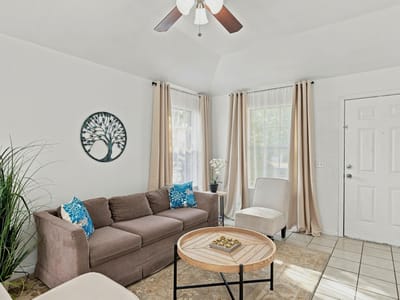 Living area at 1017 Drovers CV - 3 bed 2 bath home