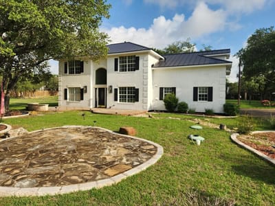 Living area at 102 Cr 180 - 4 bed 2 bath home