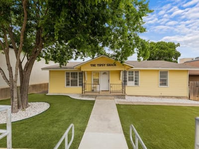 Primary bedroom at 102 E Liberty Ave - Round Rock City, Round Rock, TX