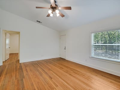 Property photo 3 at 102 Franklin BLVD - 2 bed 1 bath home