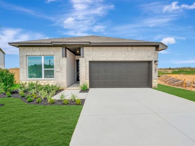 Living area at 102 Pinyon Pine Dr - 4 bed 3 bath home