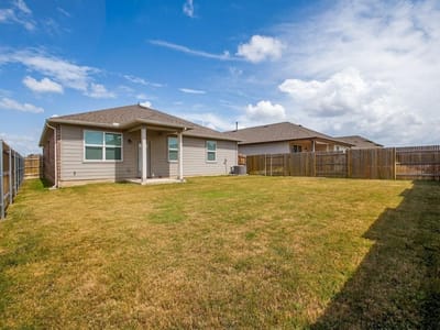 Property photo 4 at 102 Rainmaker CV - 4 bed 2 bath home