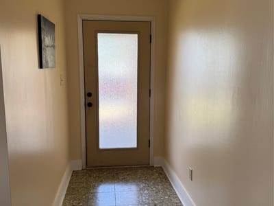 Living area at 102 Skyloop Dr - 3 bed 2 bath home