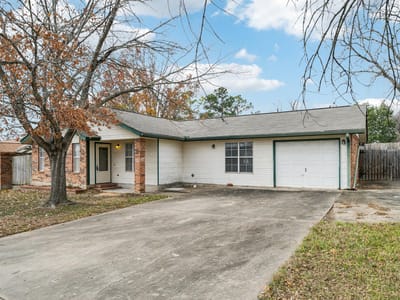 Kitchen at 102 Stubblefield DR - 3 bed 2 bath home