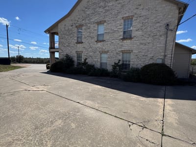 Living area at 10200 Highway 290 Hwy W - Scenic Brook Estates Sec 2 Re-, Austin, TX