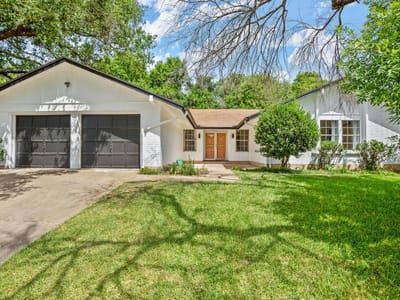 Property photo 2 at 10201 Parkfield DR - 4 bed 2 bath home
