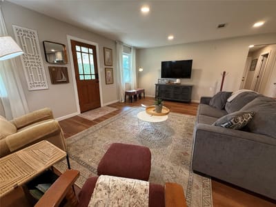 Property photo 4 at 10201 Womack DR - 2 bed 1 bath home