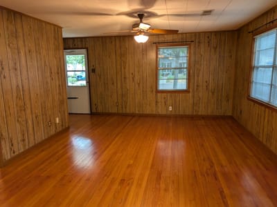 Photo 5 of 10 at 1021 S 45th ST - 3 bed 1 bath home
