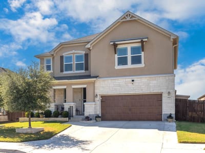 Living area at 1022 Toltec Trl - 5 bed 3 bath home