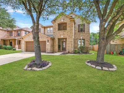 Living area at 10229 English Oak DR - 4 bed 3 bath home