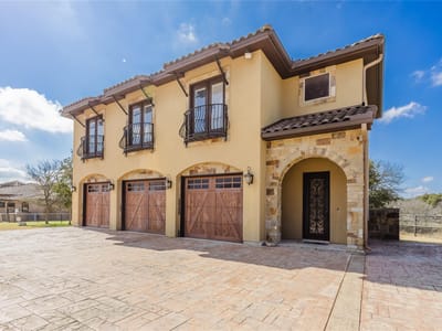 Kitchen at 1024 Spanish Trl - 7 bed 4 bath home