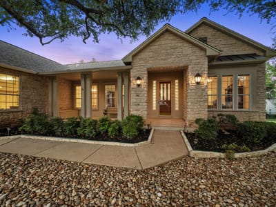 Living area at 103 Black Walnut CIR - 2 bed 2 bath home