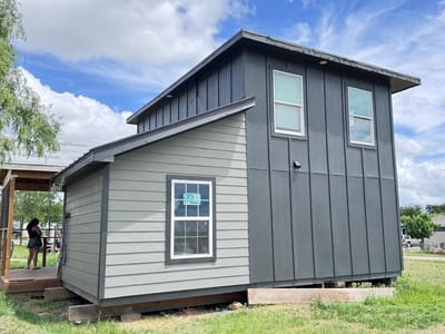 Primary bedroom at 103 Crystal Cliffs DR - 2 bed 1 bath home