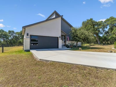 Property photo 3 at 103 Hans Bell - 2 bed 2 bath home