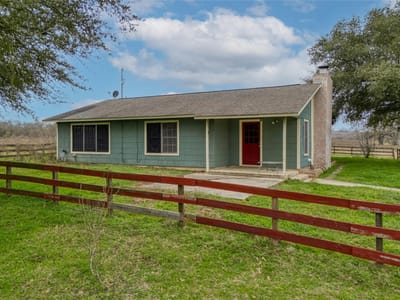 Primary bedroom at 103 Robin LN - 3 bed 1 bath home