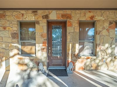Living area at 103 Rolling Hills DR - 3 bed 3 bath home