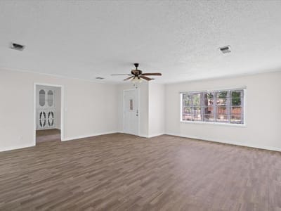 Property photo 3 at 103 W Beaumont - 4 bed 2 bath home