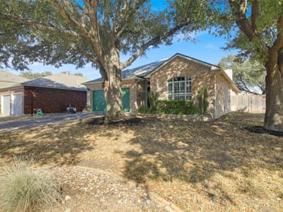 Photo 2 of 40 at 1030 Disraeli CIR - 4 bed 2 bath home