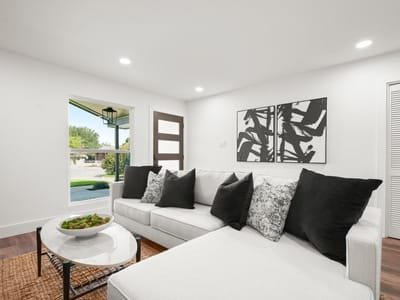 Property photo 5 at 10305 Button Quail CV - 4 bed 2 bath home