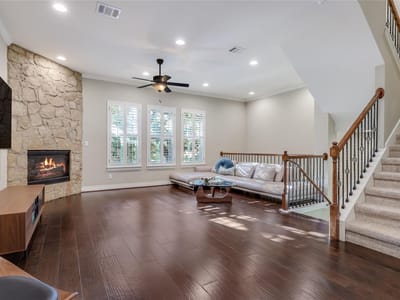 Property photo 4 at 1036 Highknoll LN - 5 bed 3 bath home