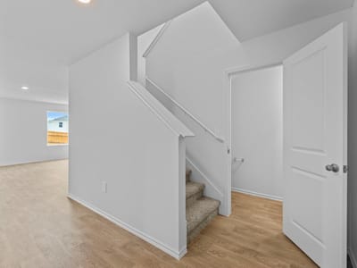 Living area at 1039 Phantom Hill BLVD - 5 bed 2 bath home