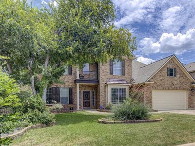 Living area at 104 Buckshot WAY - 5 bed 4 bath home