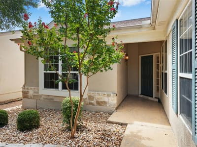 Property photo 3 at 104 Keystone CV - 2 bed 2 bath home