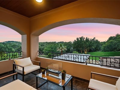 Living area at 104 Kollmeyer CIR - 4 bed 3 bath home