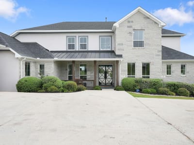 Living area at 104 Lodestone CV - 5 bed 4 bath home