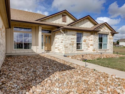Photo 2 of 40 at 104 S Buckboard - 4 bed 3 bath home