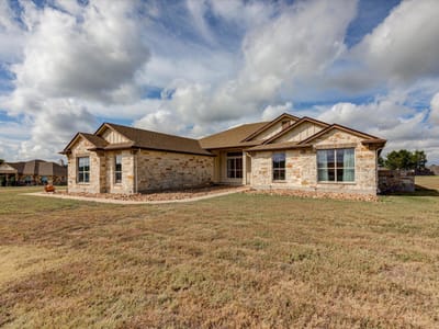 Photo 3 of 40 at 104 S Buckboard - 4 bed 3 bath home