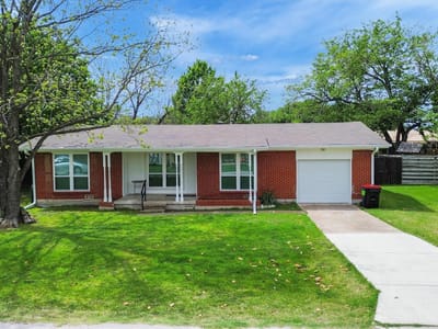 Primary bedroom at 104 S Meadow Dr - 3 bed 1 bath home