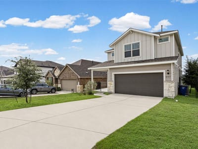 Living area at 10403 Choctaw Print WAY - 4 bed 3 bath home