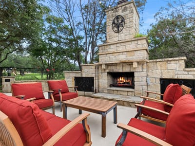 Living area at 1041 Spanish TRL - 4 bed 4 bath home