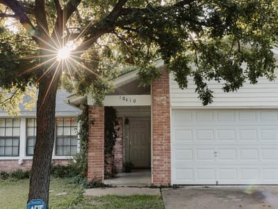 Property photo 3 at 10410 Leaning Willow DR - 3 bed 2 bath home