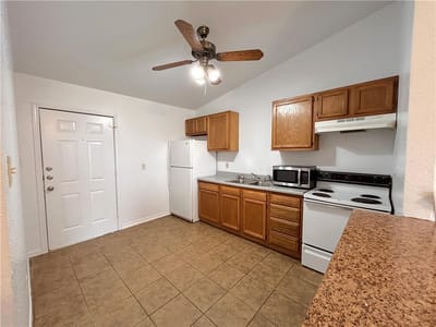 Kitchen at 10411 Chaparral RD - Cosper Creek Add, Killeen, TX