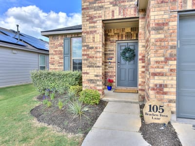 Living area at 105 Bracken Fern LN - 3 bed 2 bath home