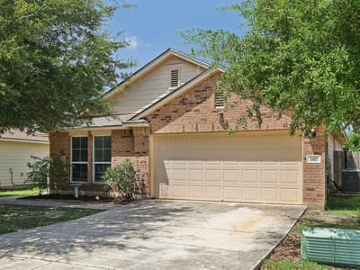Living area at 105 Casita Cv - 3 bed 2 bath home