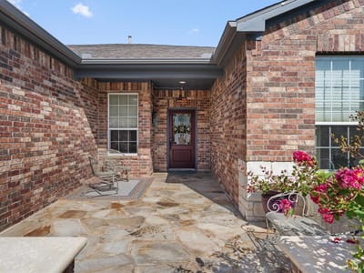 Kitchen at 105 Duck Creek LN - 3 bed 3 bath home
