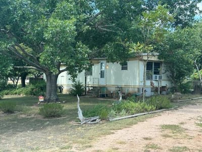 Property photo 2 at 105 Elizabeth DR - 2 bed 1 bath home