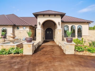 Primary bedroom at 105 Esperanza Petal PASS - 5 bed 4 bath home