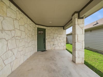 Living area at 105 Krause Springs DR - 4 bed 2 bath home